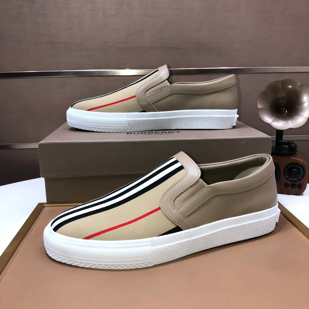 Men's shoes 💰480💰 [Burberry] (cowhide lining) classic low-top sneakers｜Imported cowhide with classic plaid fabric｜Cowhide lining｜Original outsole｜Fine workmanship and comfortable to wear Size: 38-44 (customized at 45)